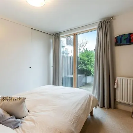 Spacious And Comfortable Dream Location דירה *